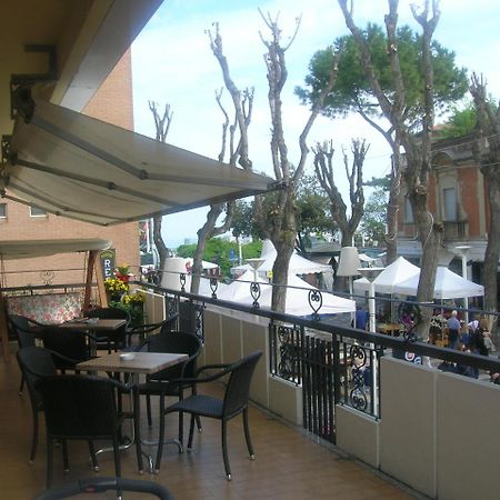 Residence Suisse Cattolica Bagian luar foto