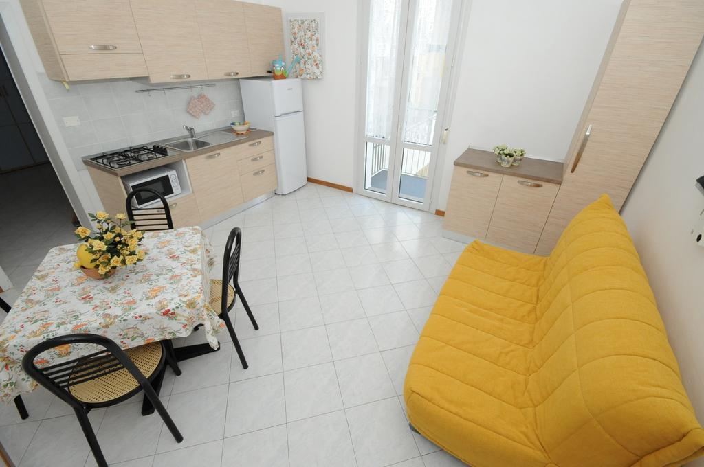 Residence Suisse Cattolica Bagian luar foto