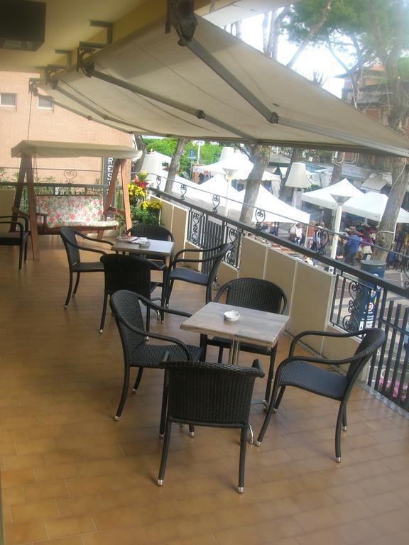 Residence Suisse Cattolica Bagian luar foto