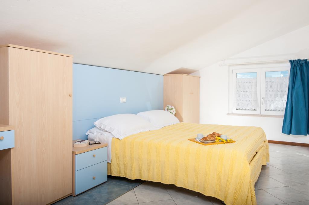 Residence Suisse Cattolica Bagian luar foto